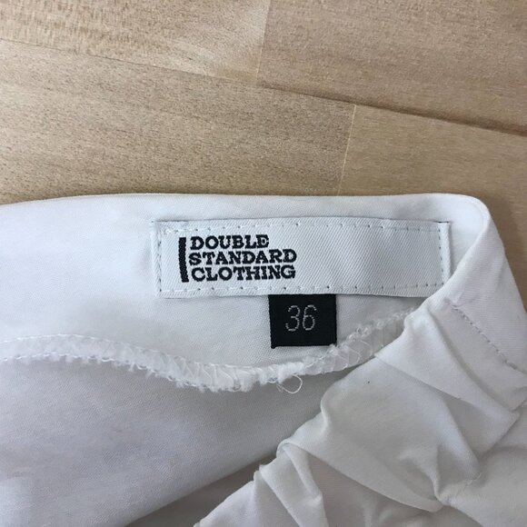 DOUBLE STANDARD CLOTHING -WOMEN'S 36 - WHITE SHORT RUFFLE SLEEVE V NECK TOP - Picture 6 of 6